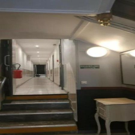 Hipotel Paris Belleville Gare De L'Est Екстериор снимка