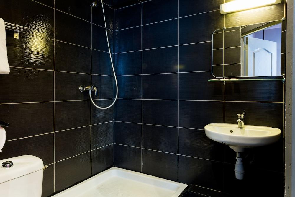 Hipotel Paris Belleville Gare De L'Est Екстериор снимка